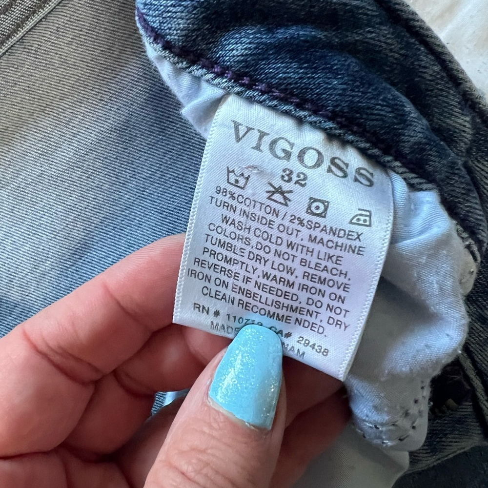 Vigoss Denim Jeans in Faded Blue with Subtle Contrast Stitching size 32 $10
